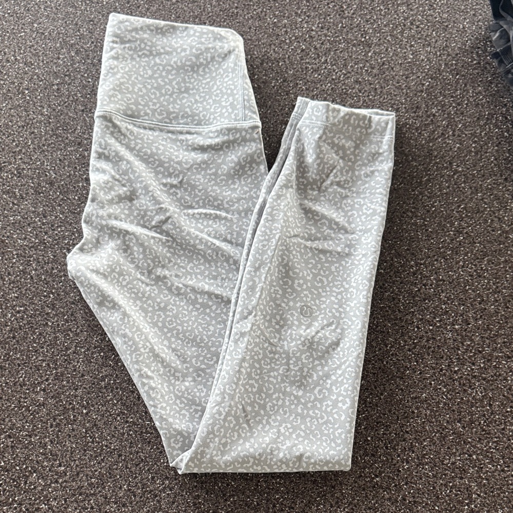 lululemon leopard Wunder Train high rise 25”